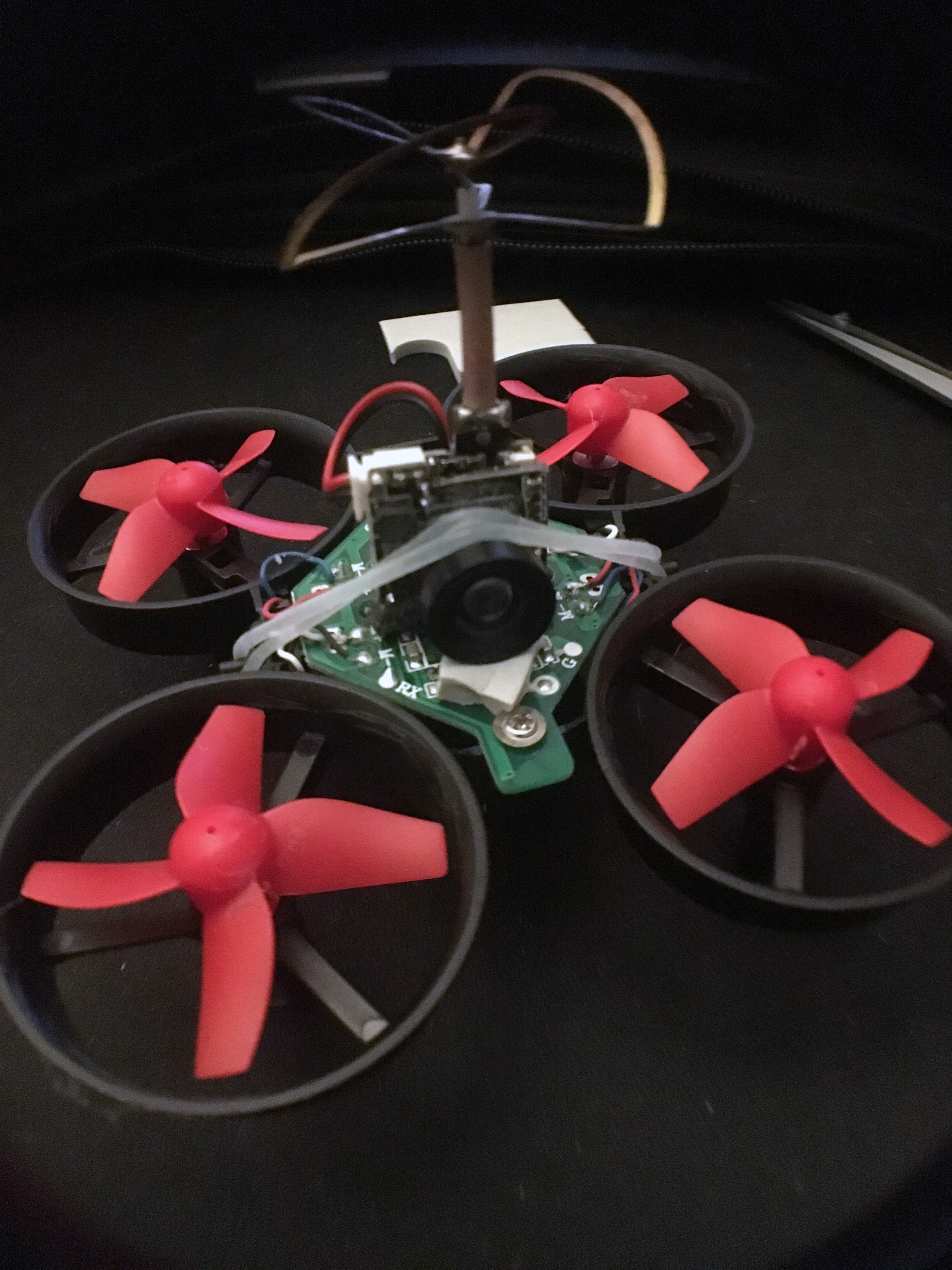 Test – Eachine E010C, le drone FPV pour 35€
